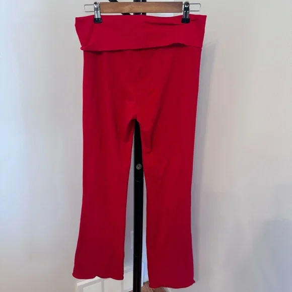 SKIMS Cherry Red Foldover Flare Yoga Pants - Picture 4 of 7